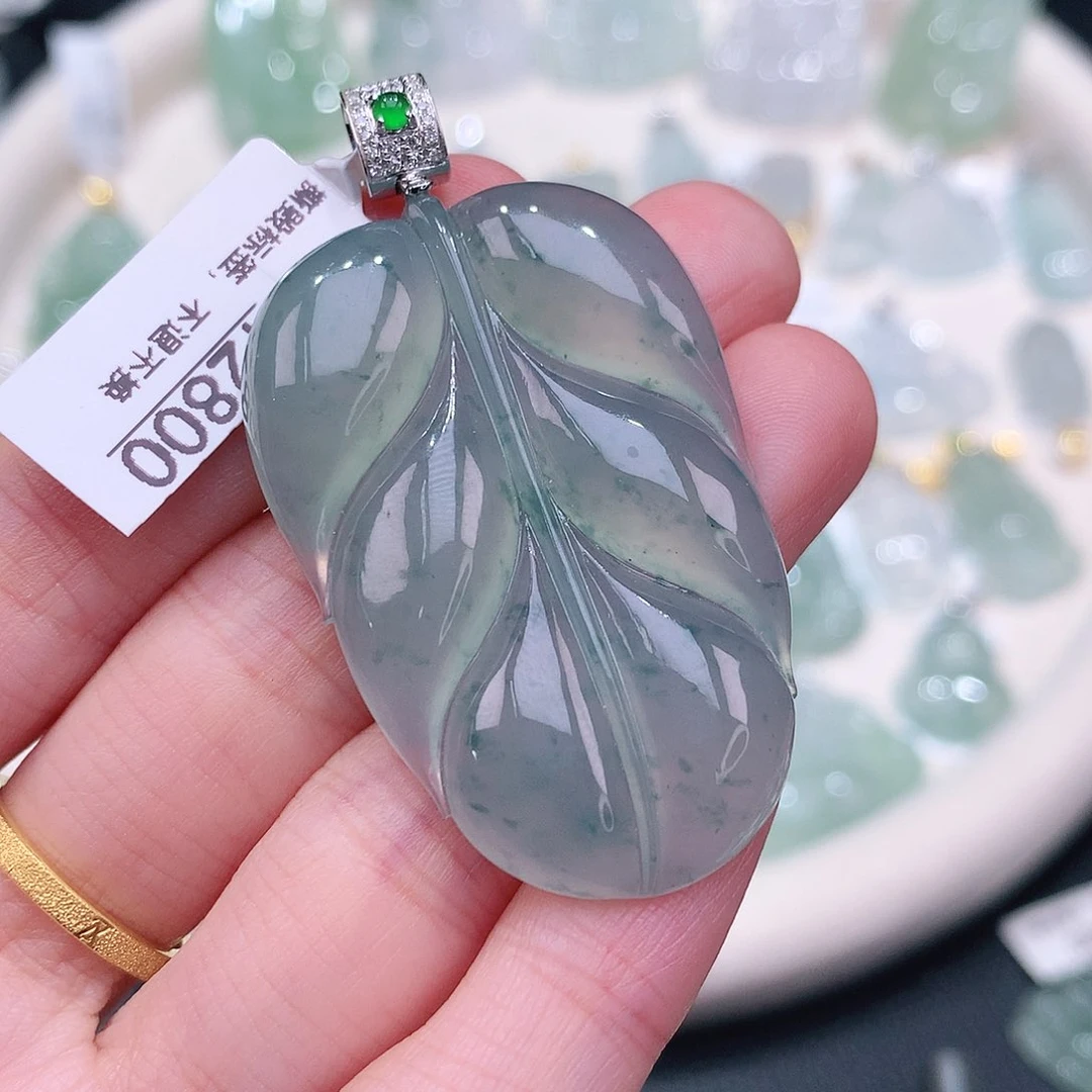 颈饰18K金镶嵌翡翠43.9-29.2-5.9