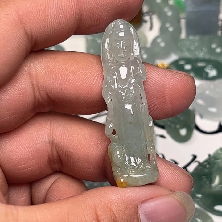 天***雨翡翠未镶嵌颈饰观音