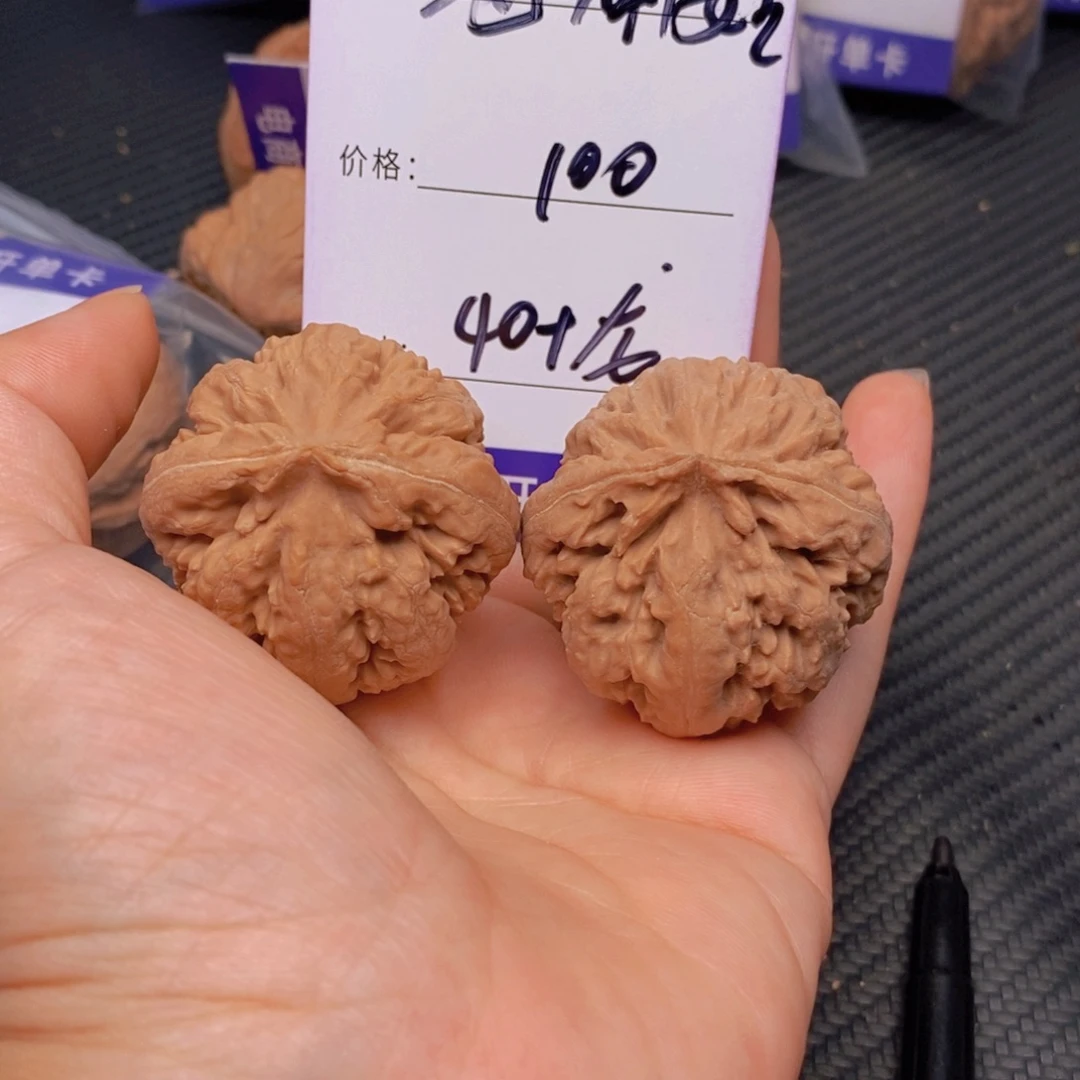 地***蛄文玩核桃霸王龙核桃