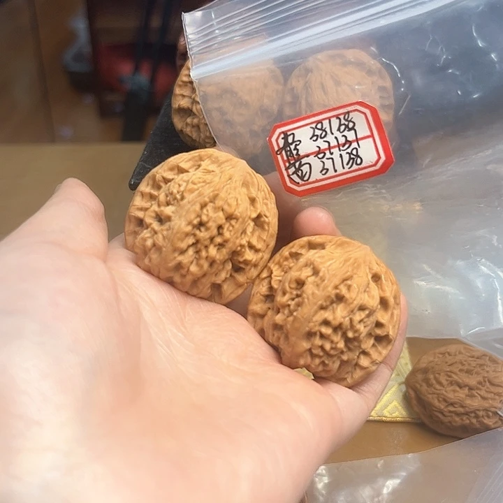 把件文玩核桃望月