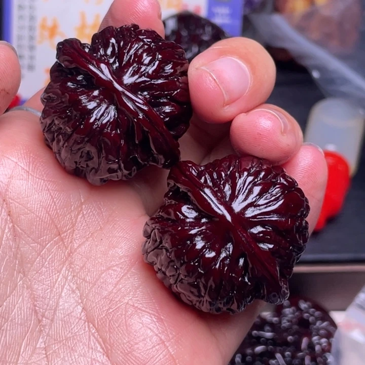 文玩核桃把件红豆