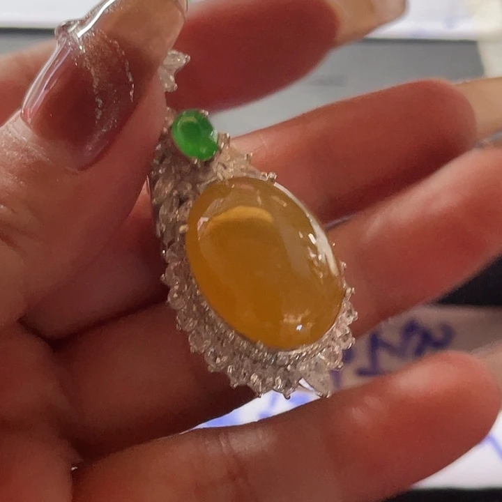 在***8定制翡翠未镶嵌8688888888