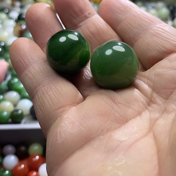 和田玉未镶嵌颈饰吉*