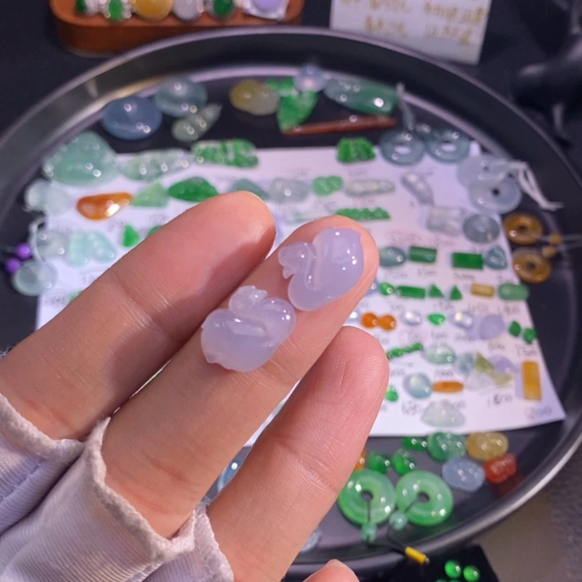 【闪购商品】翡翠挂件未镶嵌鹅