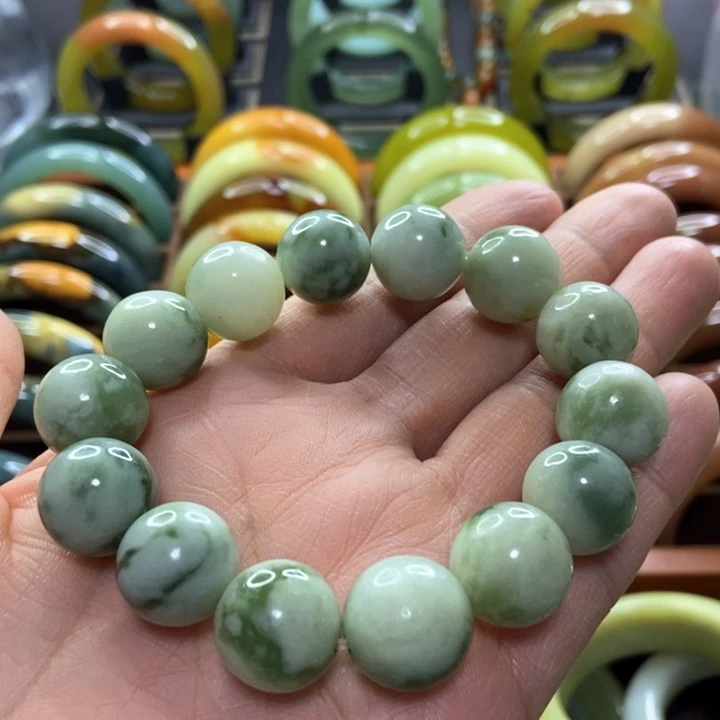 蛇纹石玉手镯未镶嵌