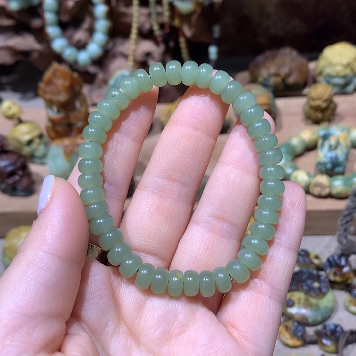 未镶嵌岫岩河磨玉（透闪石质玉）把件?**?