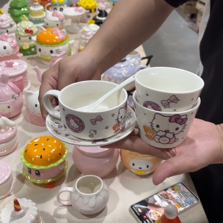 瓷片我在外面吃饭了哈哈哈
