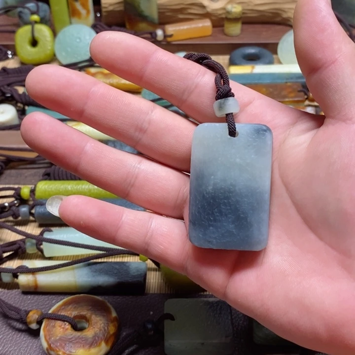 蛇纹石玉挂件未镶嵌一****了