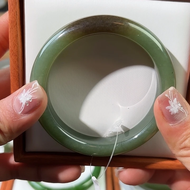 和田玉（糖玉）未镶嵌手镯