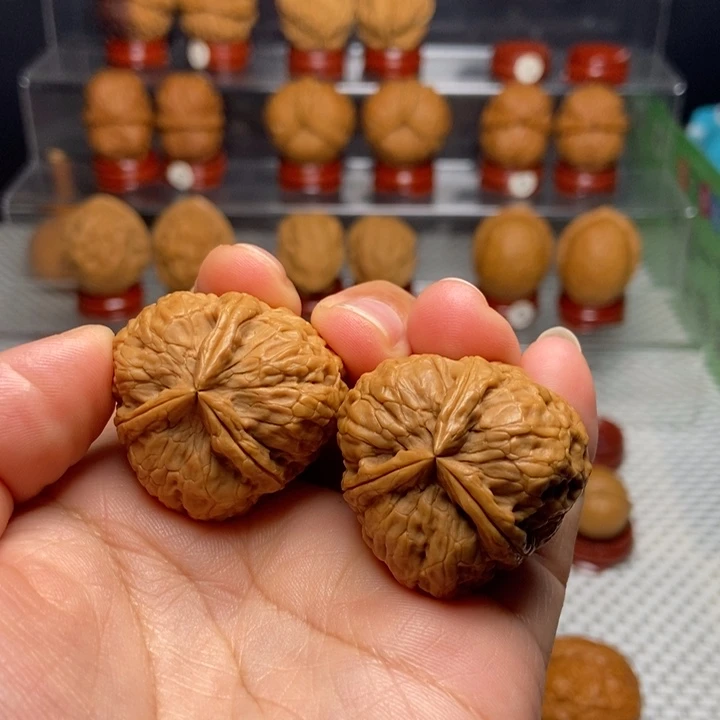 「***」文玩核桃把件三棱9