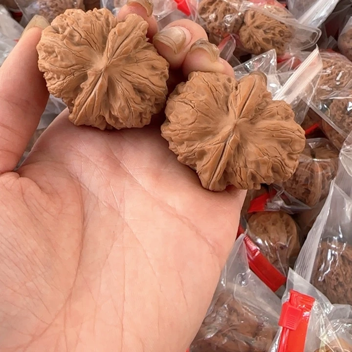 文玩核桃吊坠A***长元宝练手对44