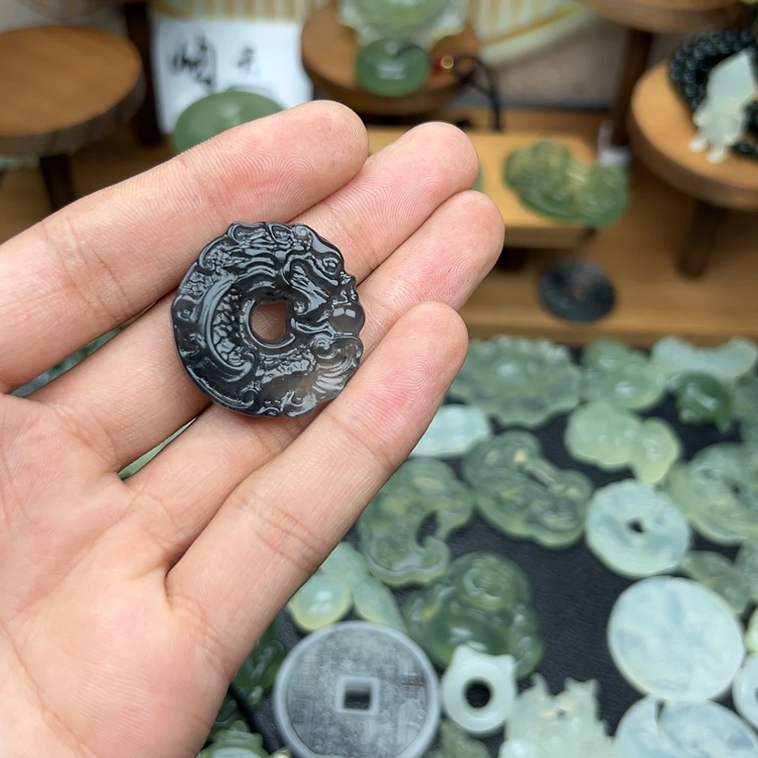 y***u蛇纹石玉合金颈饰