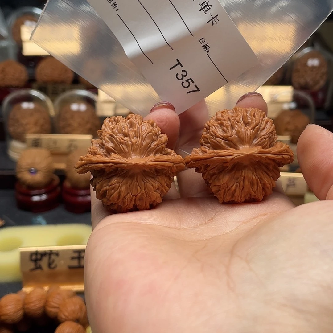 难***生文玩核桃把件汗高楼40。357