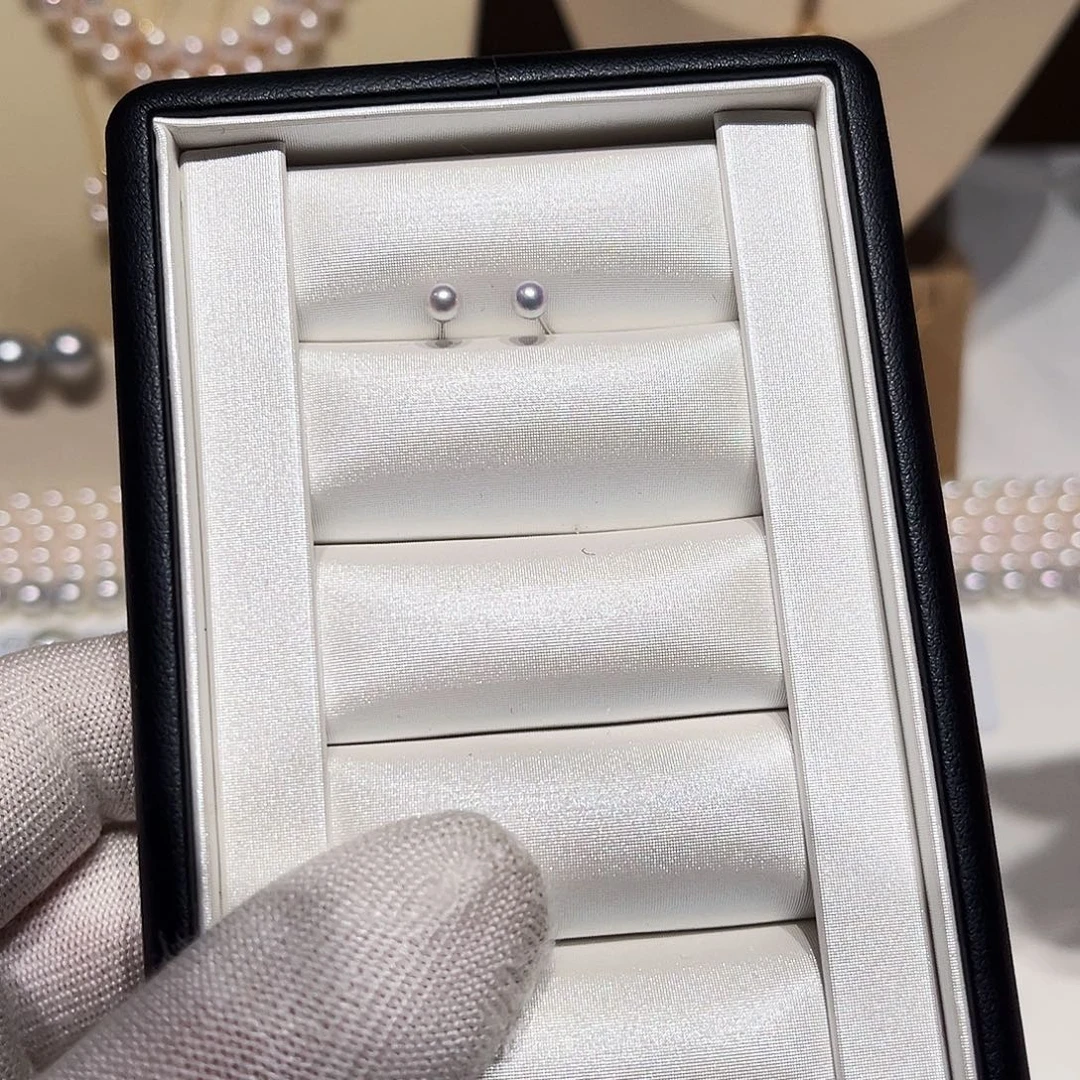 未镶嵌海水珍珠颈饰