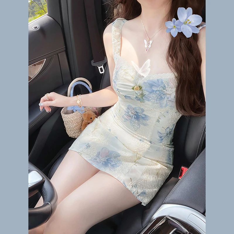 法式白色碎花吊带连衣裙子女夏季2025新款小个子海边度假气质短裙