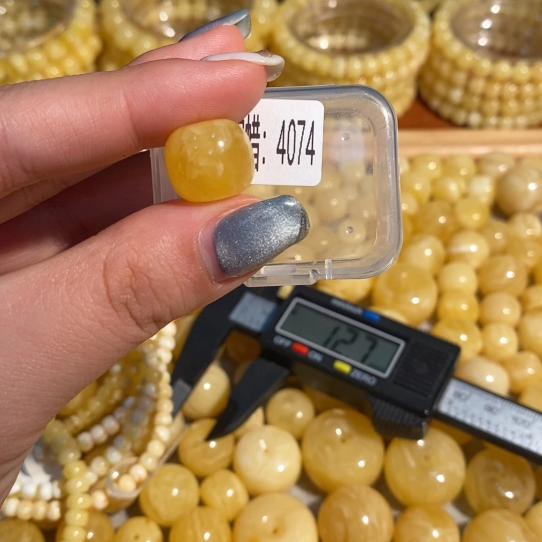 未镶嵌琥珀珠宝奇石4074