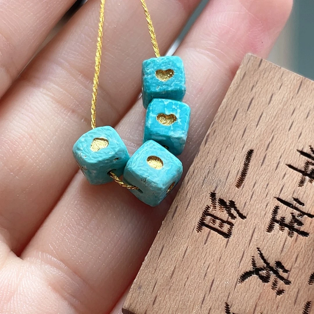 未镶嵌绿松石颈饰