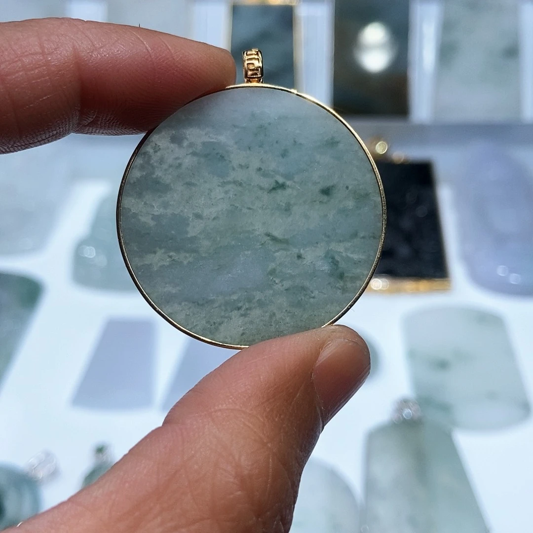 翡翠吊坠(不含链)18K金镶嵌缅甸