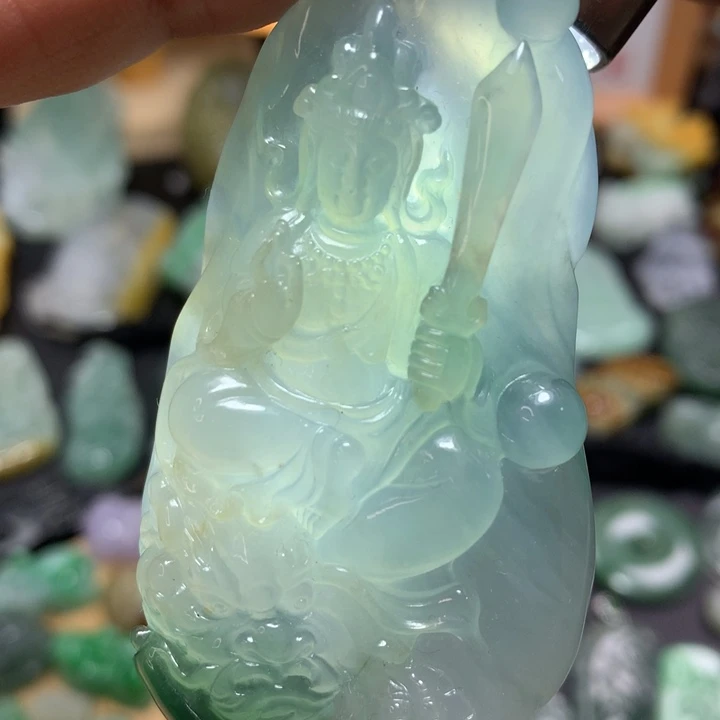 翡翠未镶嵌颈饰天空蓝文殊