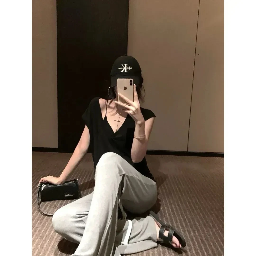 纯欲大V领半袖设计感短袖T恤夏季薄款宽松显瘦黑色上衣裤子套装