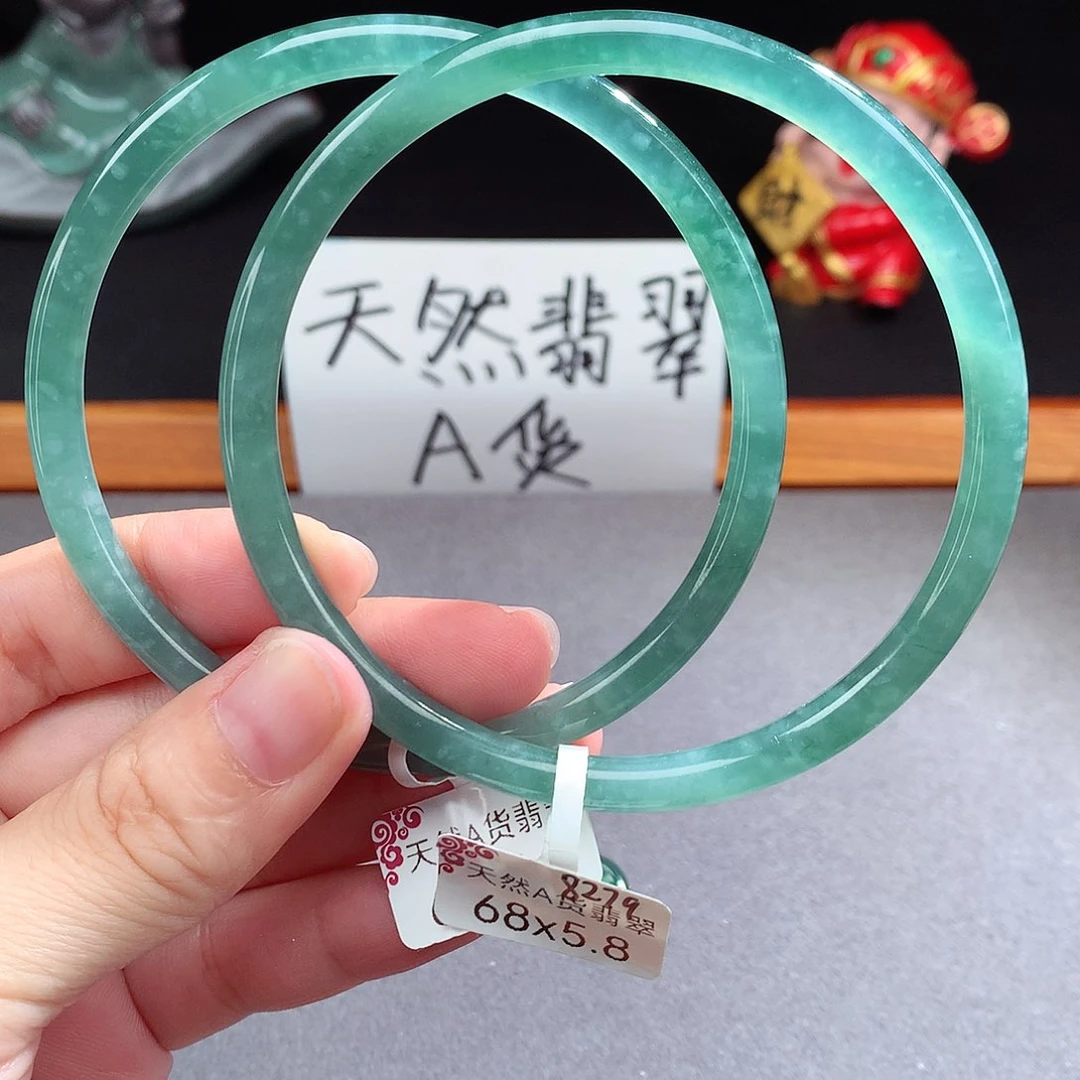 翡翠手镯（圆镯）未镶嵌c***c