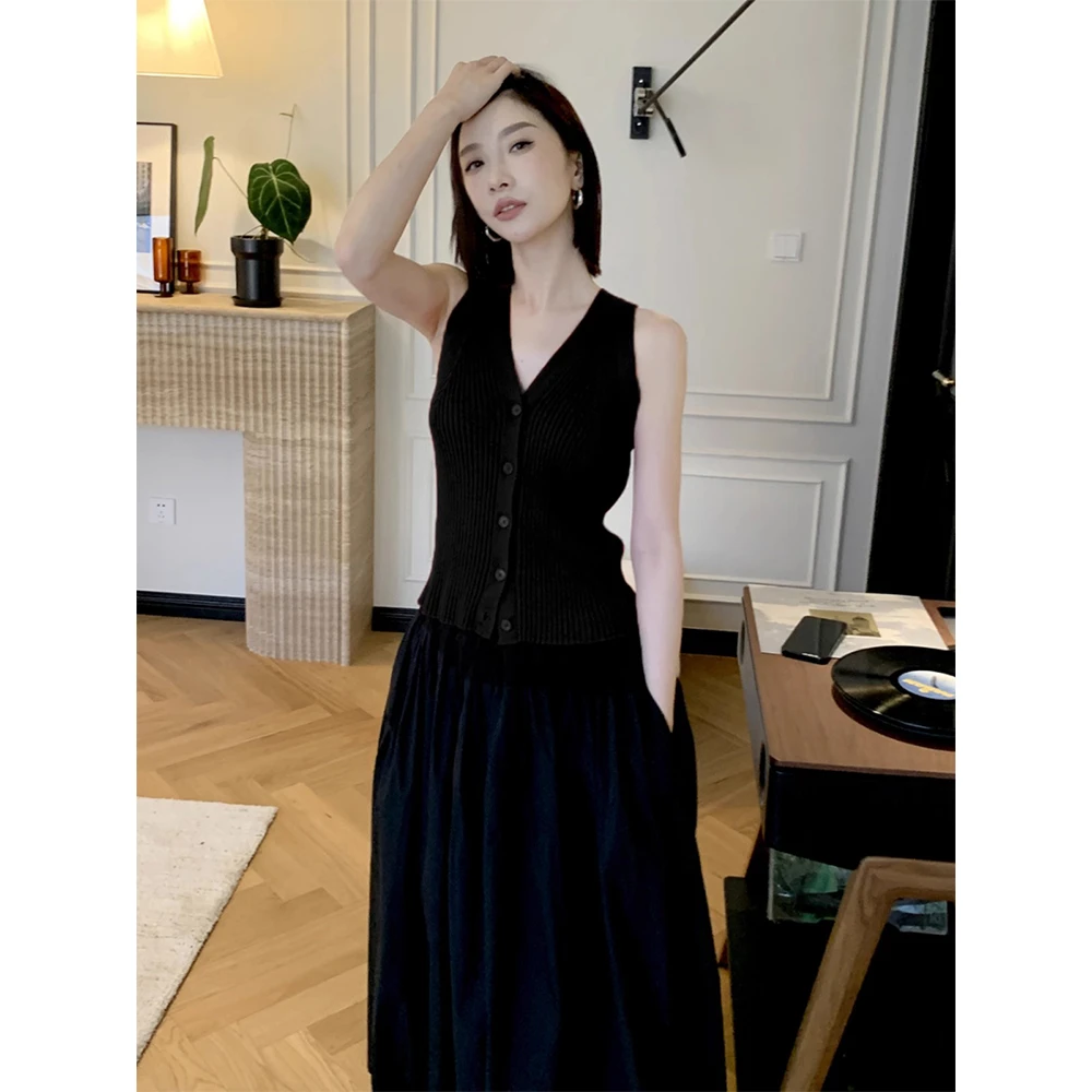 黑色高级感简约轻奢极简COS风修身V领无袖针织背心女开衫马甲