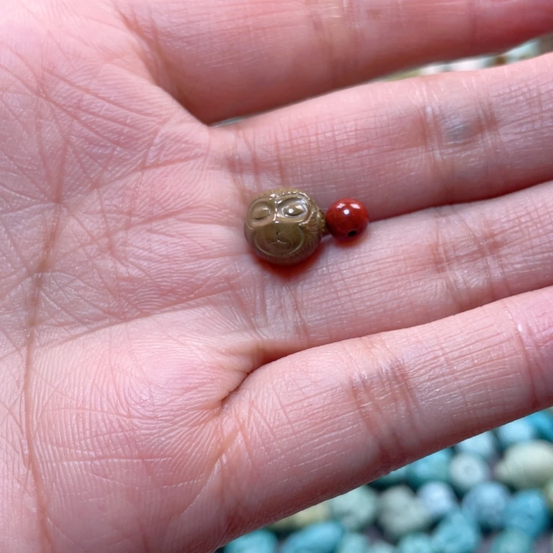 南红玛瑙配饰未镶嵌