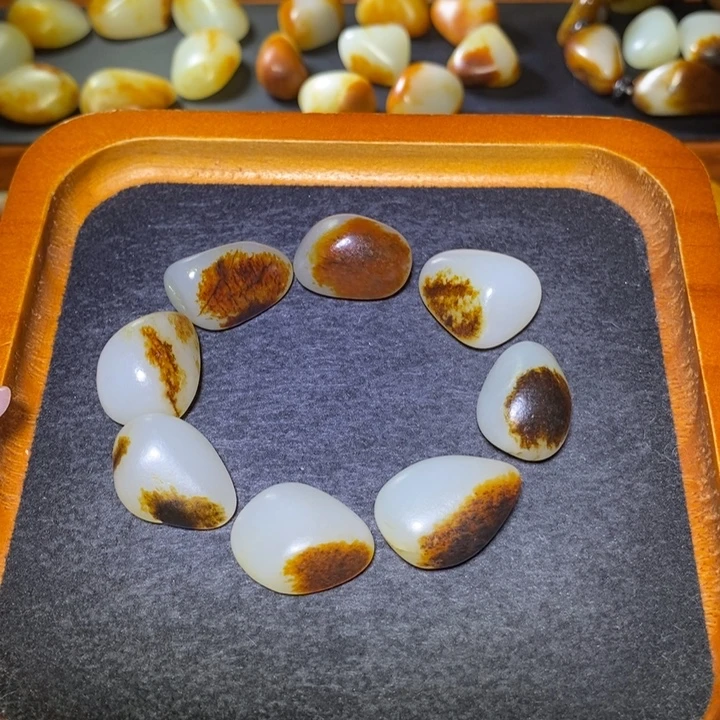 和田玉未镶嵌手串