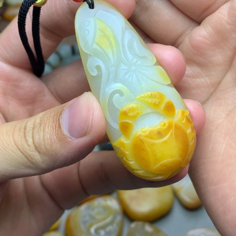 【闪购商品】颈饰未镶嵌和田玉W****r
