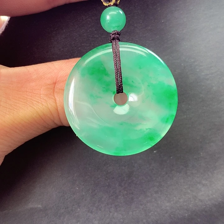 石英质玉未镶嵌颈饰