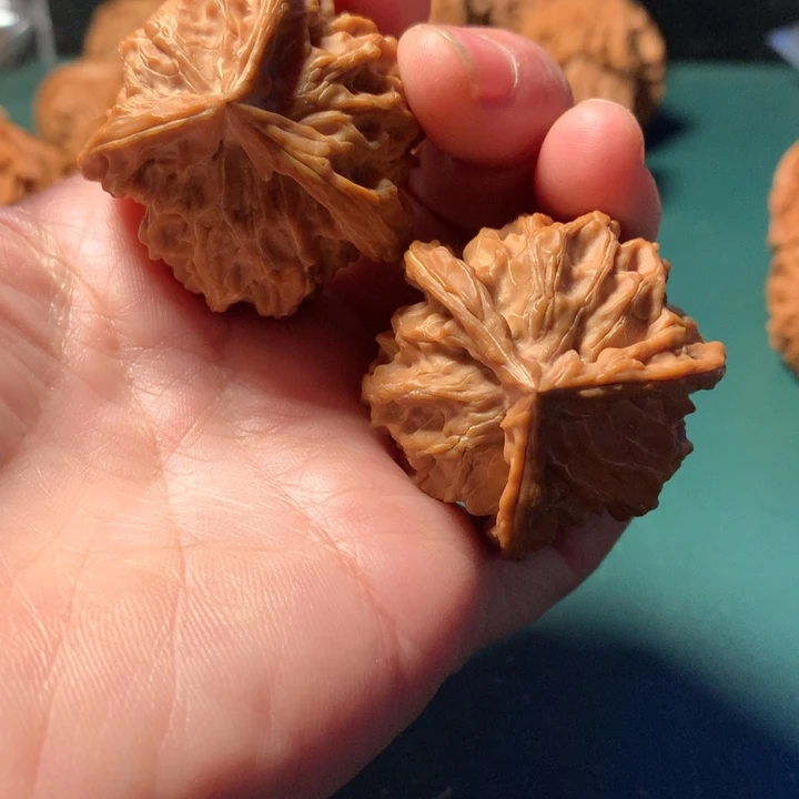 7***8吊坠桃核盘山三棱40