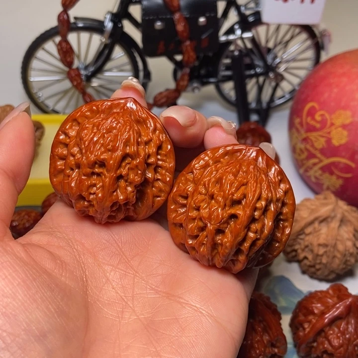 文玩核桃吊坠盘龙虎头39尺