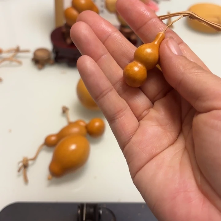 小****天然手捻老皮葫芦