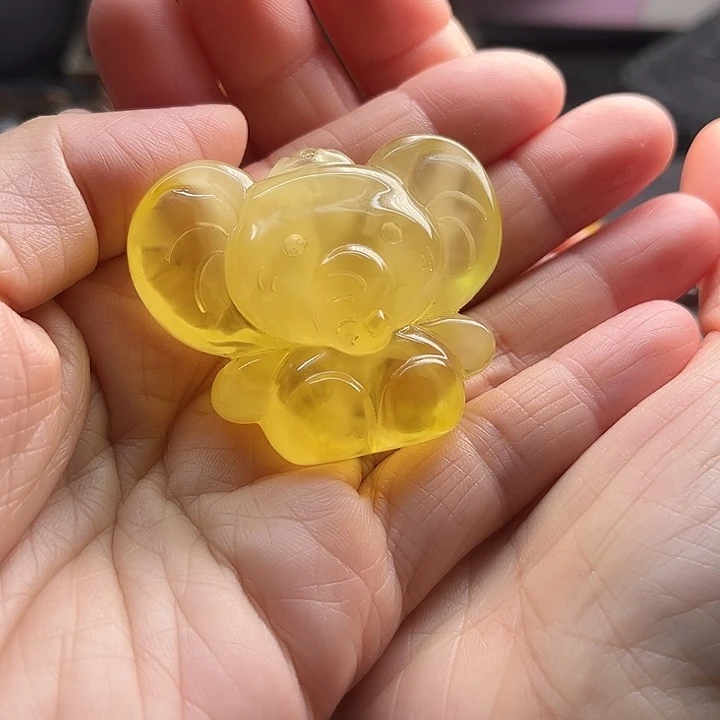 嗨****未镶嵌颈饰琥珀蜜蜡