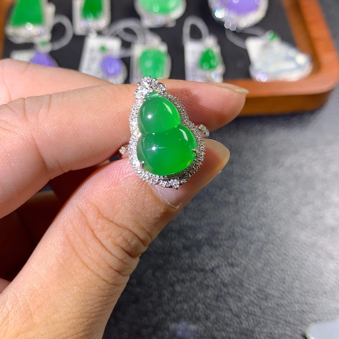 翡翠18K金镶嵌戒指翡翠