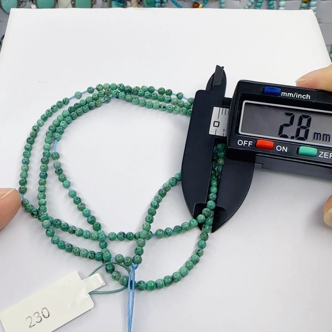 绿松石未镶嵌颈饰