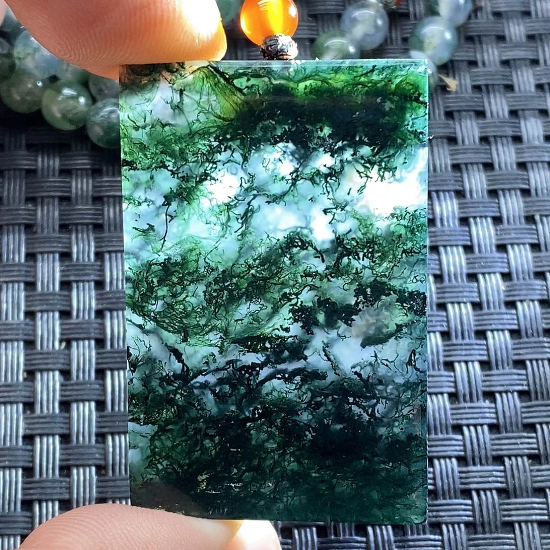 未镶嵌颈饰玛瑙/玉髓浮**笑