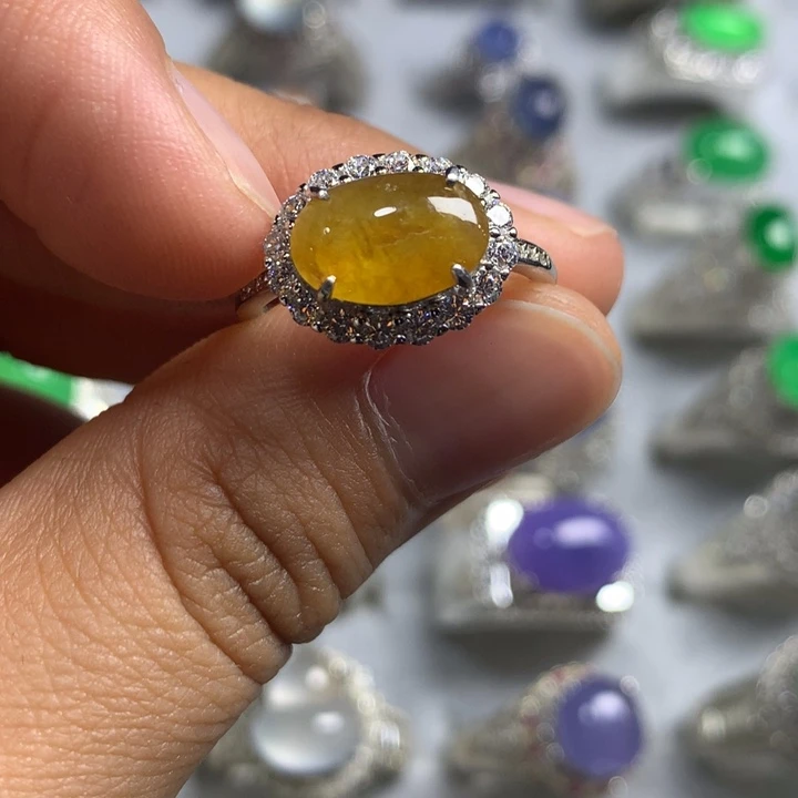 翡翠未镶嵌戒指铜托，卖裸石，需要二次镶嵌