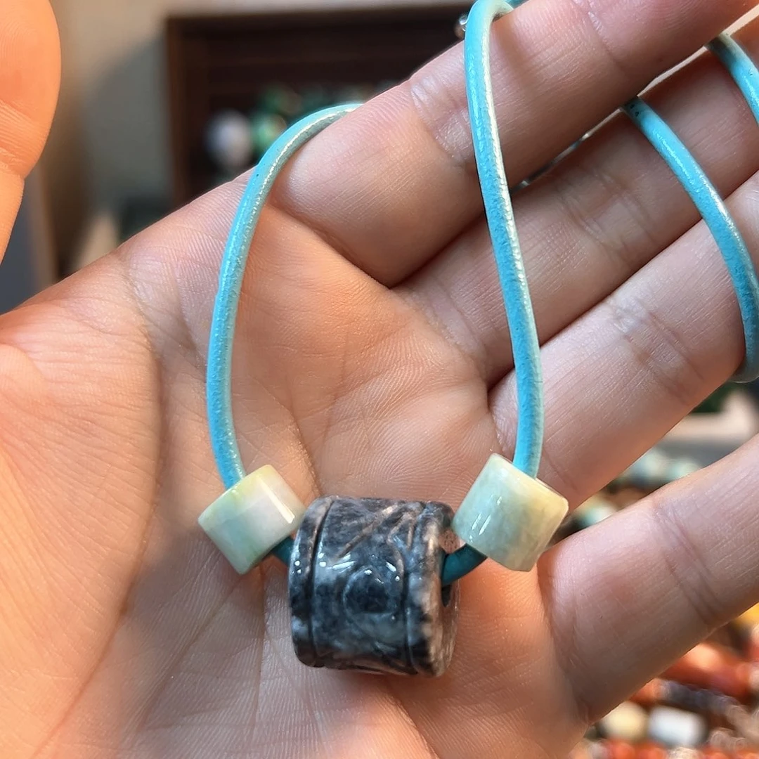 翡翠颈饰未镶嵌吊坠