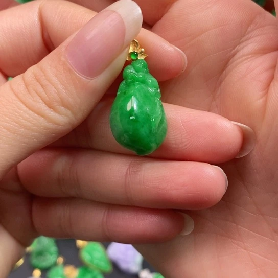 颈饰未镶嵌翡翠吊坠