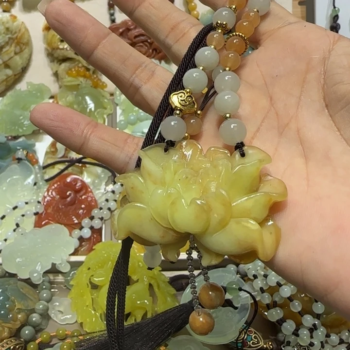 蛇纹石玉吊坠未镶嵌