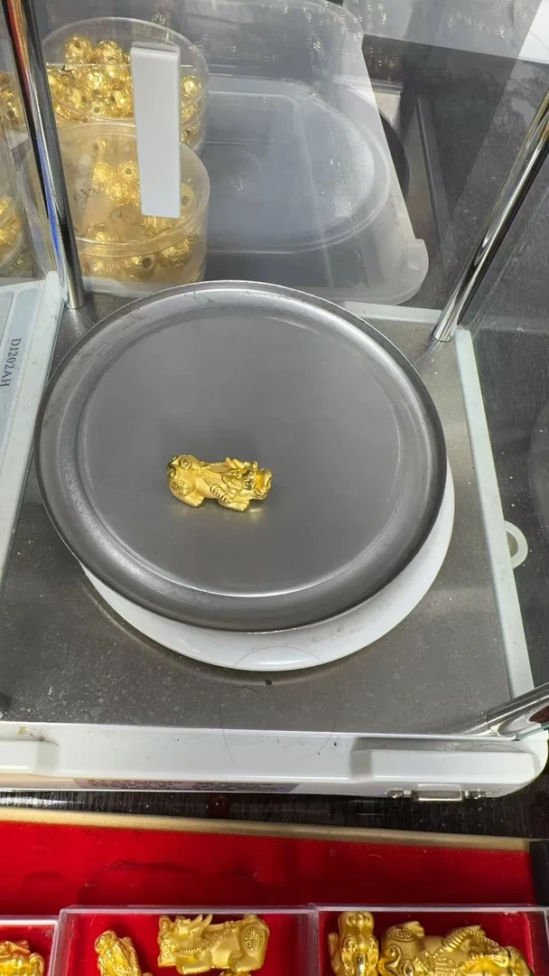 3.32克足金999貔貅一只