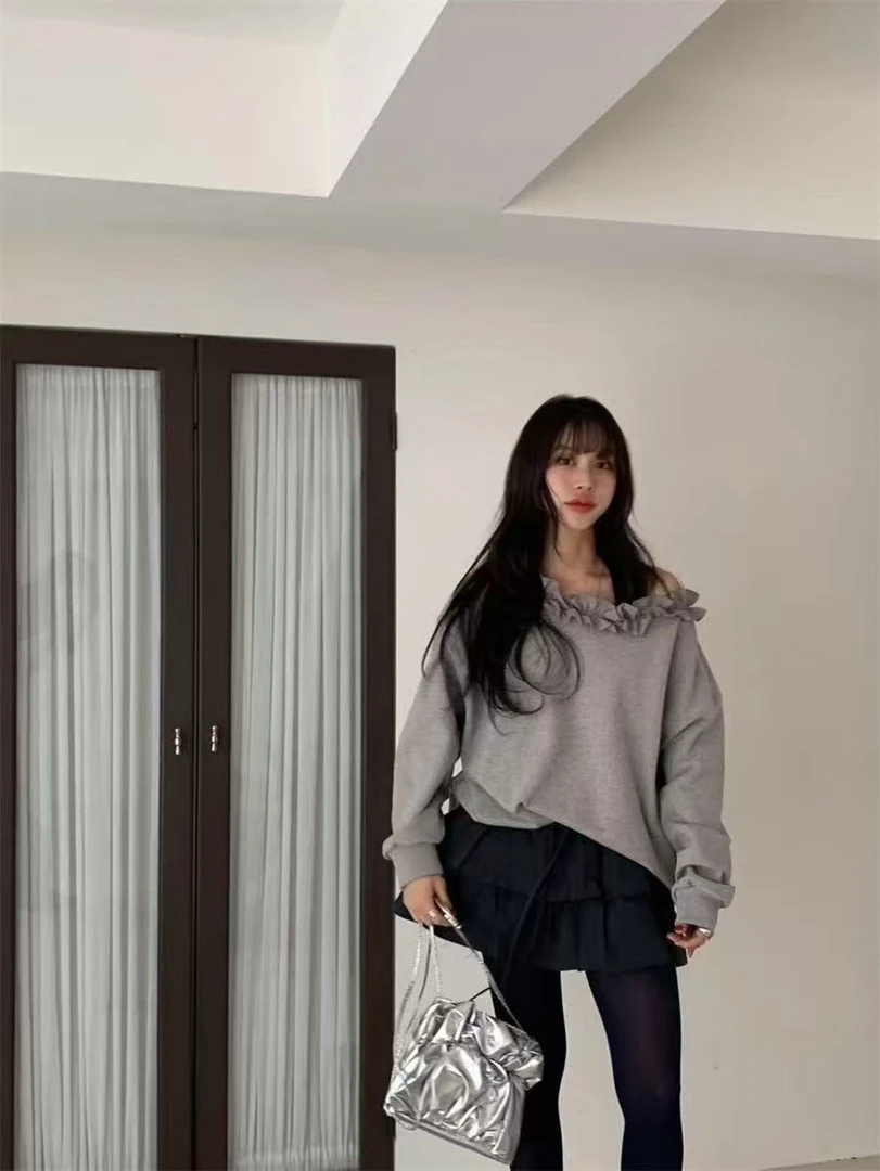 【韩里韩气】韩国bertha韩系纯欲木耳边露肩卫衣