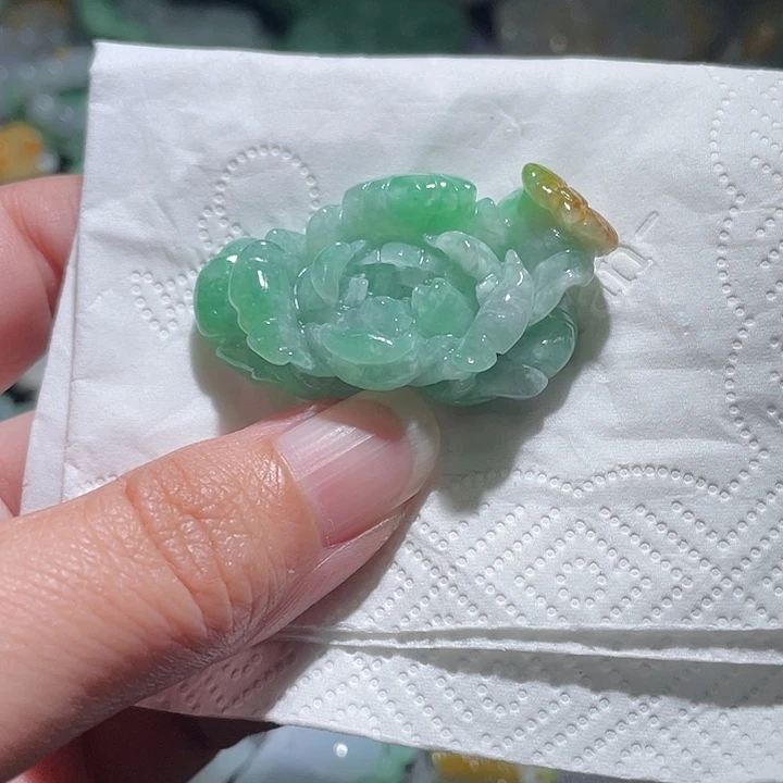 颈饰未镶嵌翡翠天