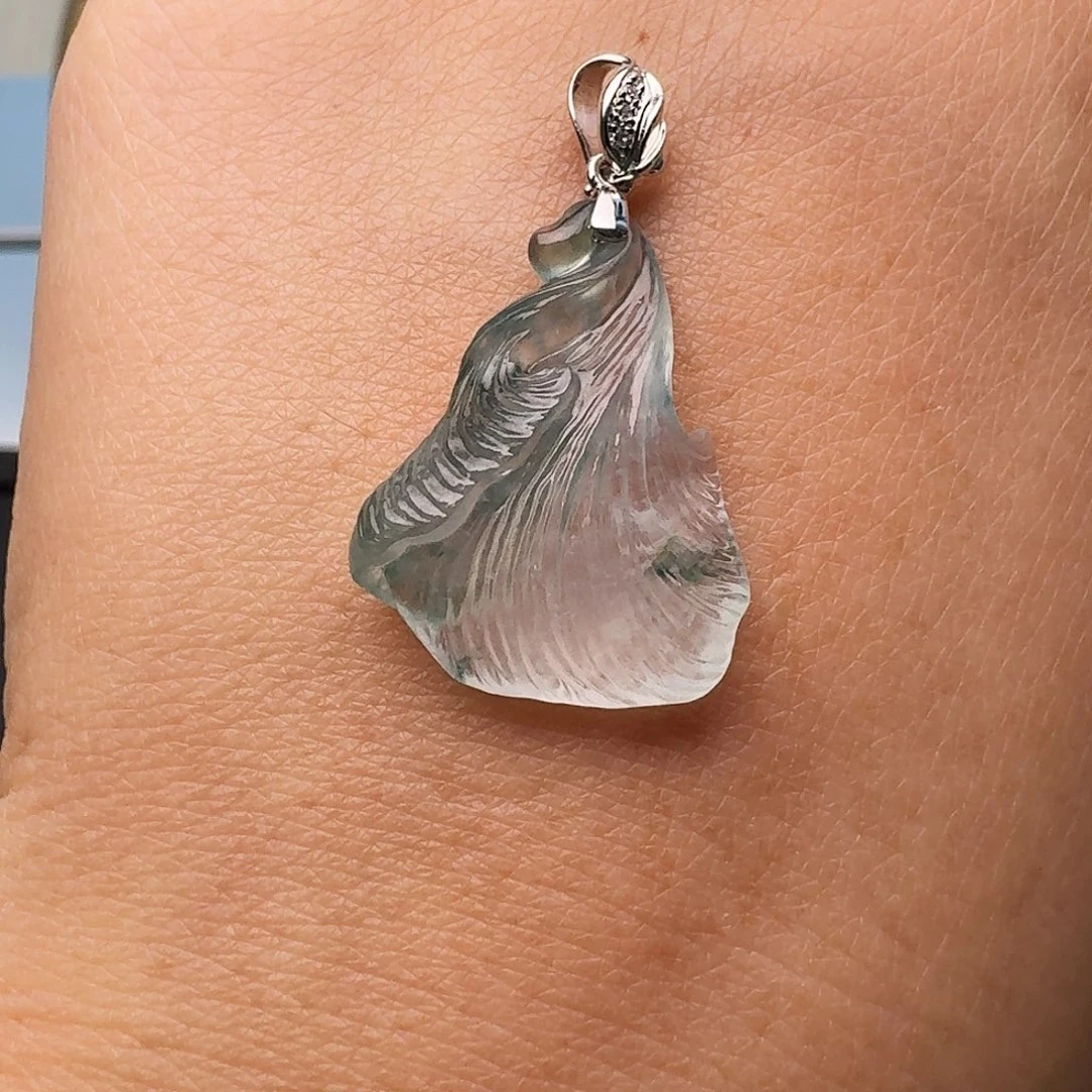 翡翠颈饰18K金镶嵌叶子