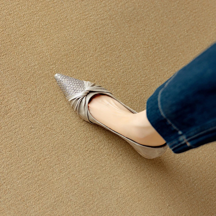 2025新款真皮尖头单鞋女细跟高跟鞋气质风职业工作鞋配裙子不累脚