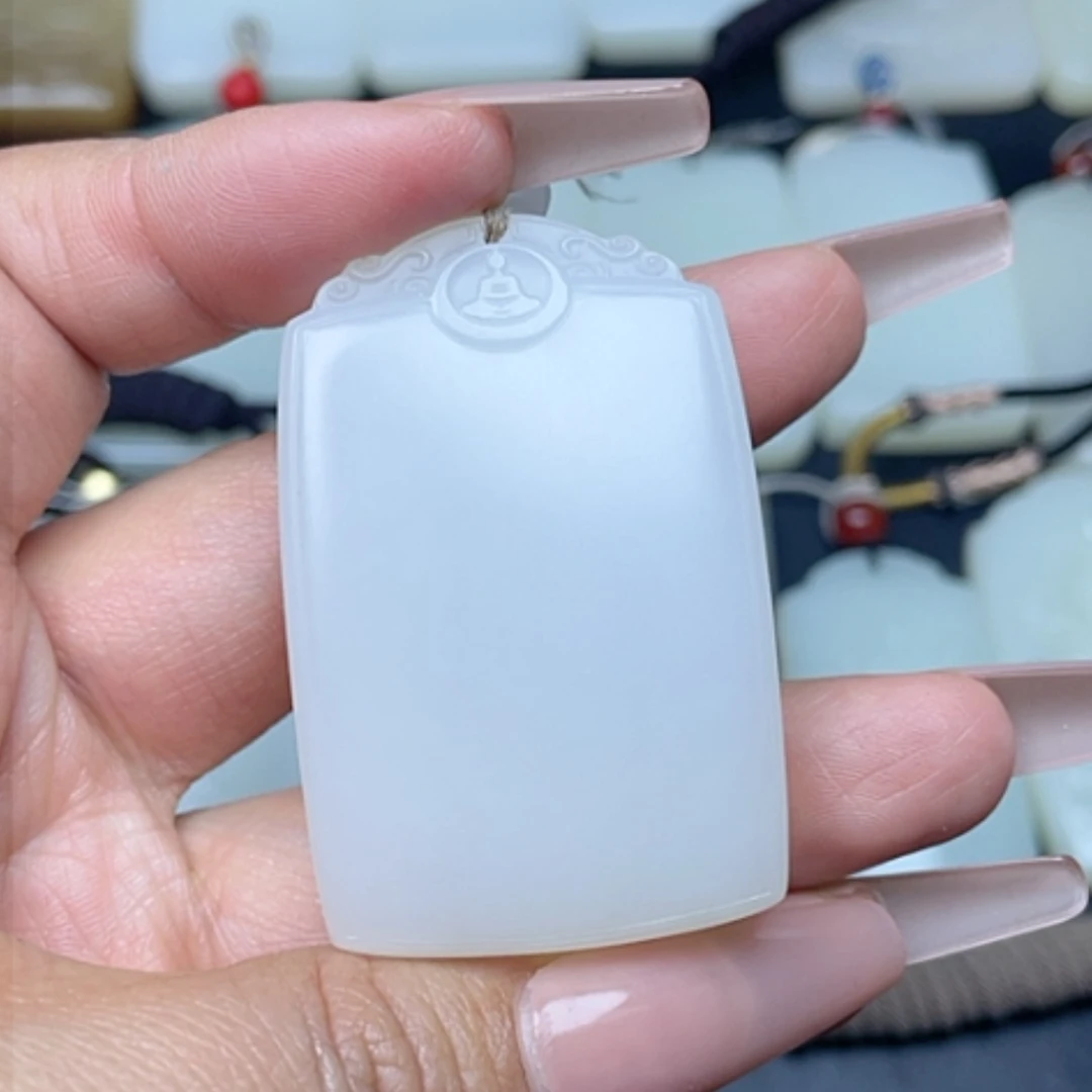 【闪购商品】颈饰未镶嵌和田玉颠**离