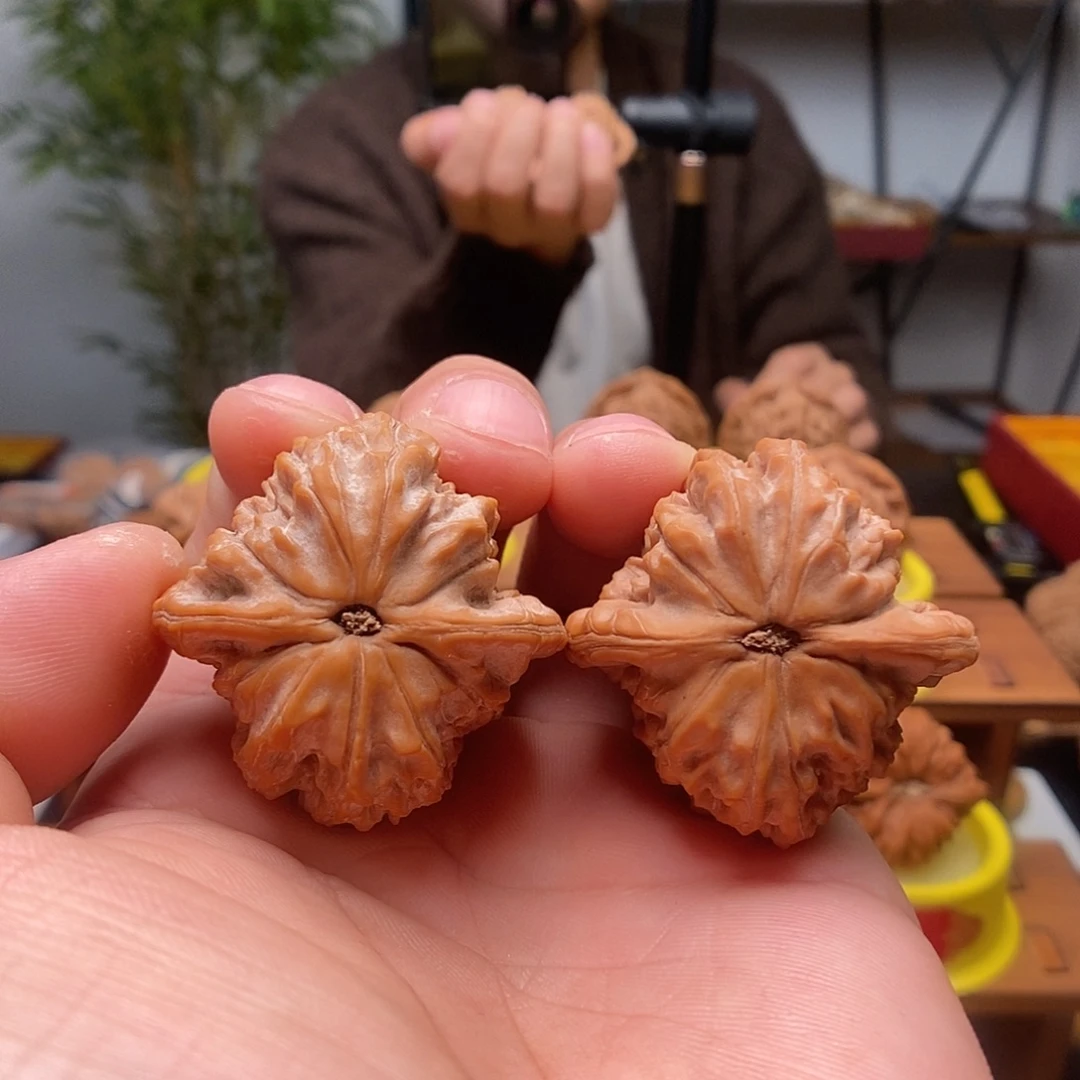 吊坠文玩核桃马老四39精