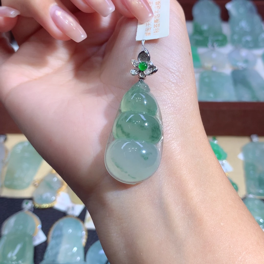 吊坠(不含链)18K金镶嵌翡翠