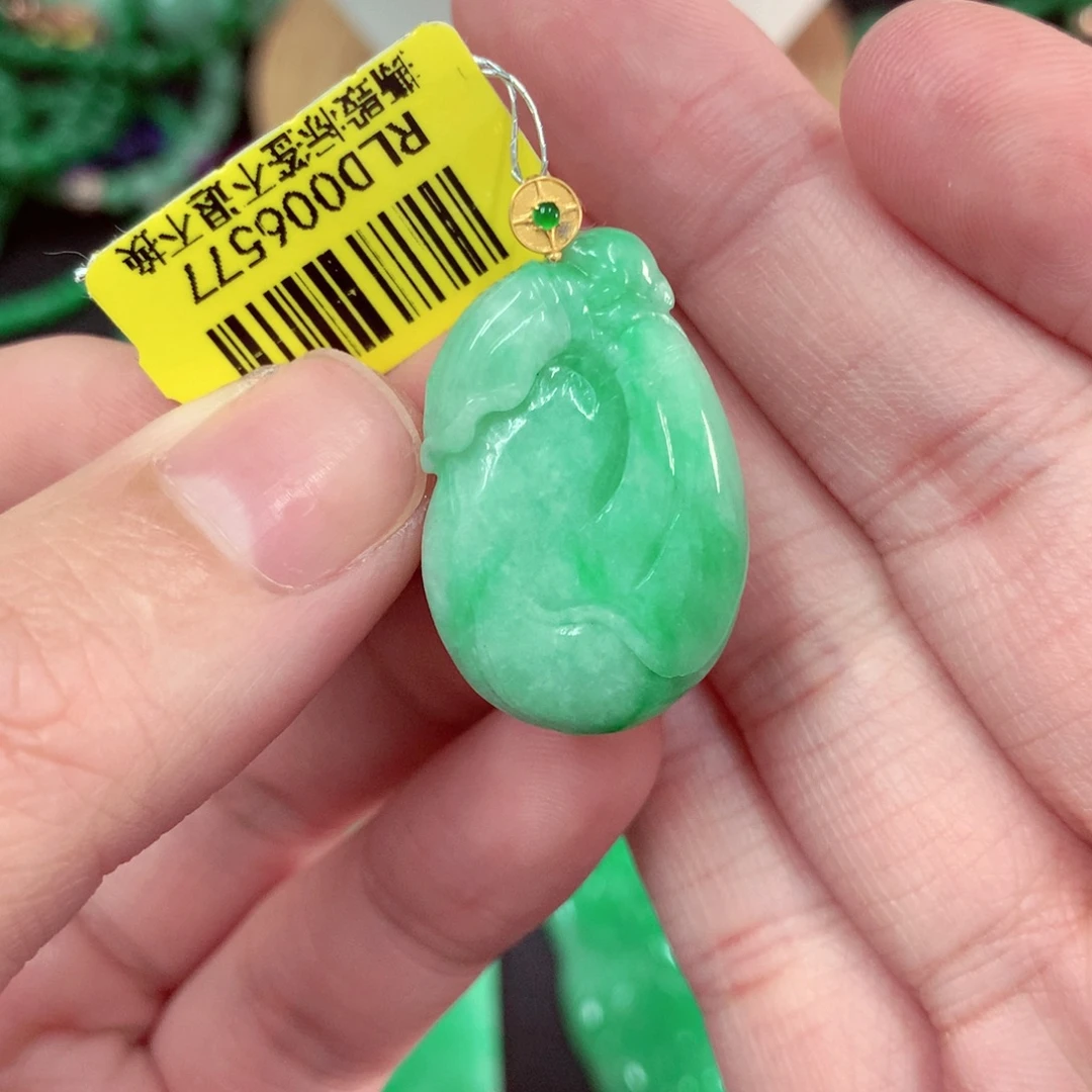 颈饰18K金镶嵌翡翠